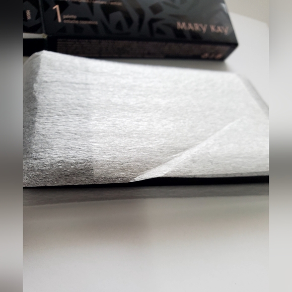 Mary Kay pink & black Perfect Palette makeup compact refillable - Picture 7 of 8